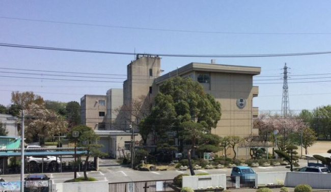 【中学校】上尾市立南中学校まで320ｍ
