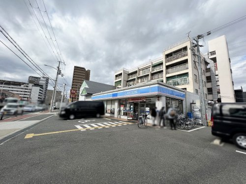 【コンビニエンスストア】ローソン　新北島一丁目南店まで404ｍ