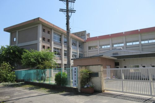 【小学校】花田小学校まで570ｍ