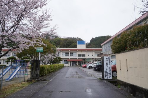【小学校】大村市立鈴田小学校まで180ｍ