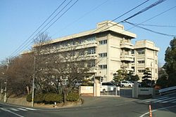 【小学校】福山市立伊勢丘小学校まで402ｍ