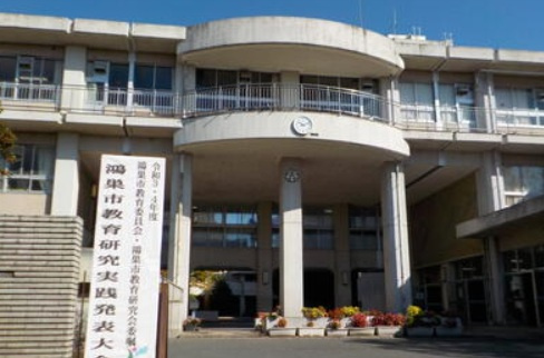 【中学校】赤見台中学校まで720ｍ