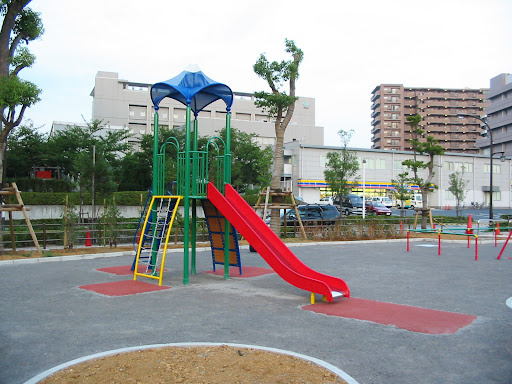 【公園】亀戸九丁目緑道公園まで704ｍ