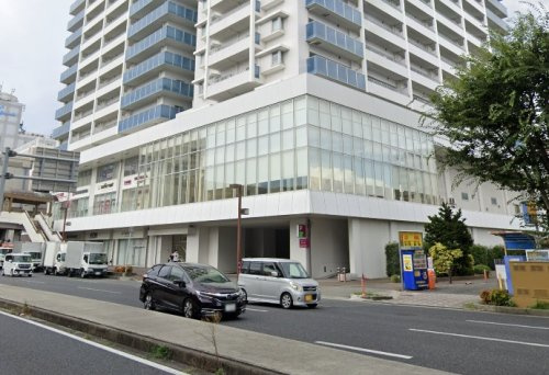 【スーパー】イオンリカー&amp;ビューテイー川西店まで616ｍ
