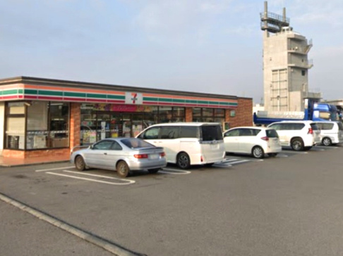 【コンビニエンスストア】セブンイレブン　本庄西富田店まで583ｍ