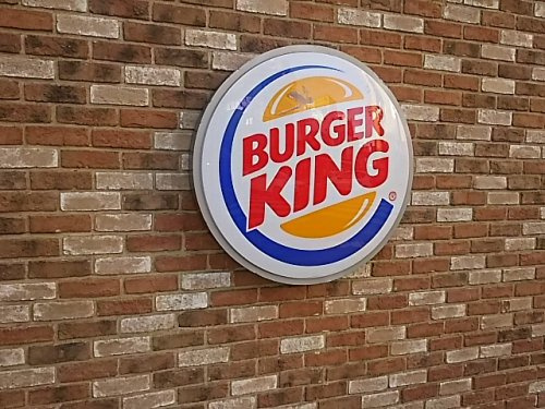 【ファーストフード】BURGER　KINGまで552ｍ