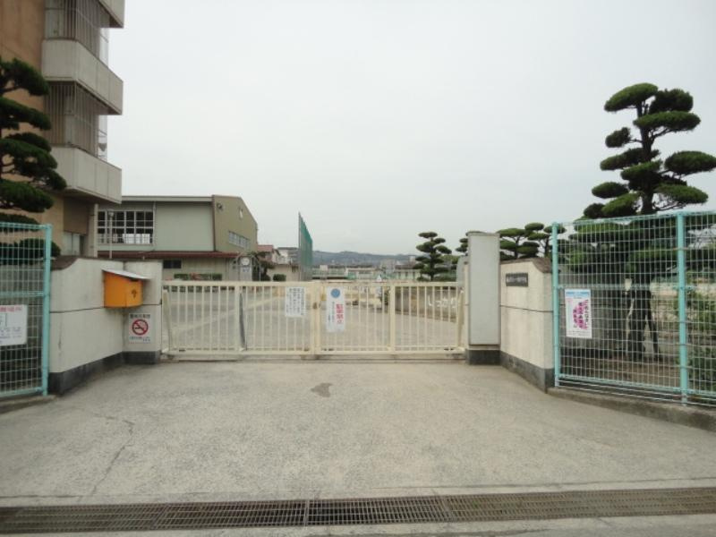 【中学校】福山市立一ツ橋中学校まで592ｍ