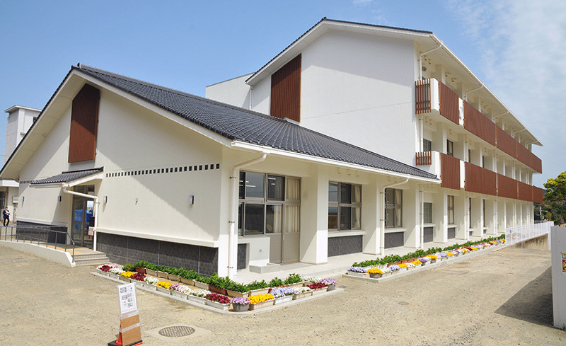 【中学校】福山市立鞆の浦学園まで811ｍ