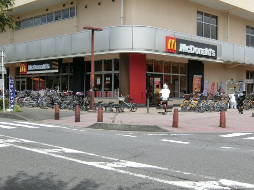 【ファーストフード】マクドナルド鶴ヶ島コモディイイダ店まで1130ｍ