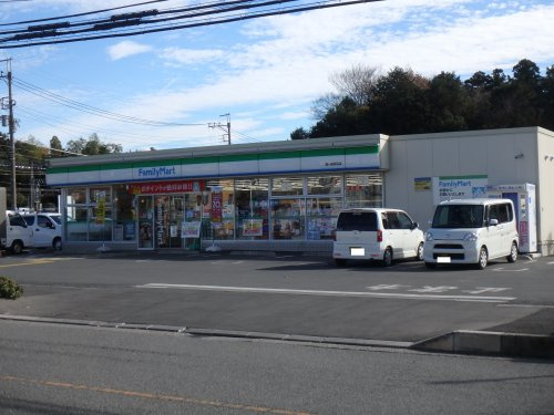 【コンビニエンスストア】ファミリーマート鶴ヶ島駅西店まで914ｍ