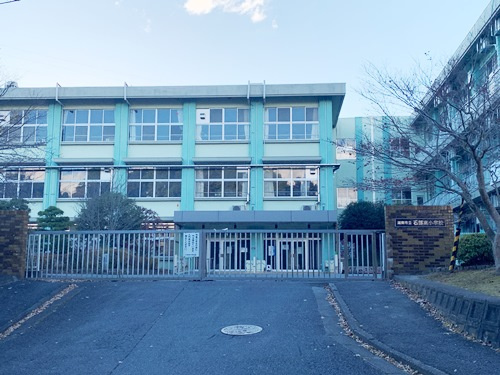 【小学校】湖南市立石部南小学校まで655ｍ