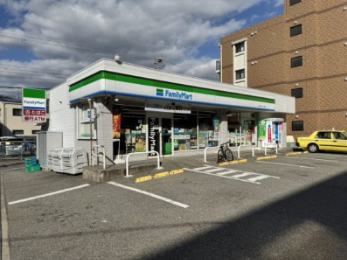 【コンビニエンスストア】ファミリーマート　深江本町一丁目店まで355ｍ