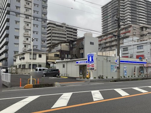 【コンビニエンスストア】ローソン　草加谷塚一丁目店まで673ｍ