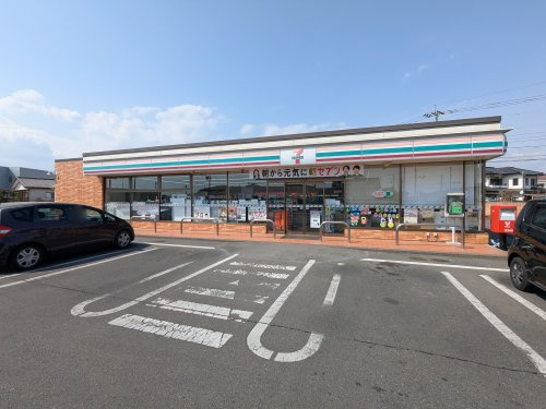 【コンビニエンスストア】セブン－イレブン　鹿沼府中町店まで427ｍ