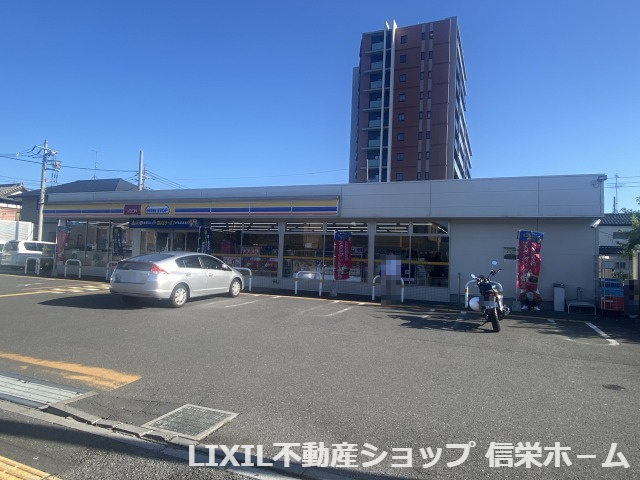 【コンビニエンスストア】ミニストップ　蓮田東3丁目店まで828ｍ