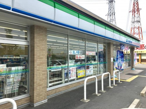 【コンビニエンスストア】ファミリーマート　和泉室堂北店まで85ｍ
