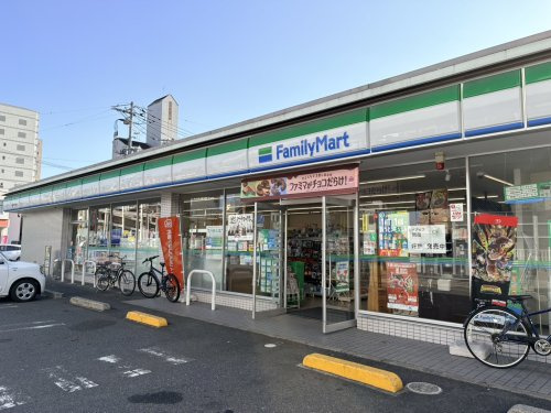 【コンビニエンスストア】ファミリーマート　南観音三丁目店まで647ｍ