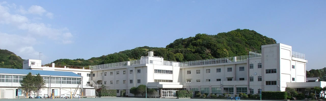 【小学校】逗子市立池子小学校まで365ｍ