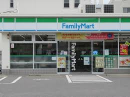 【コンビニエンスストア】ファミリーマート　名東照が丘店まで589ｍ