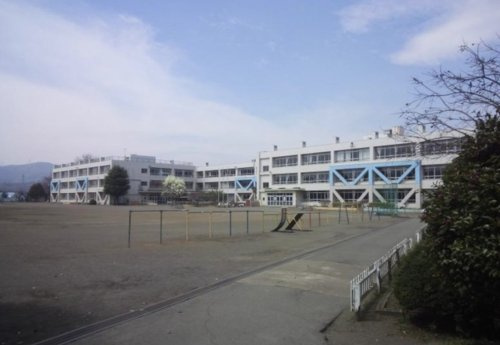 【小学校】日高市立高麗川小学校まで720ｍ