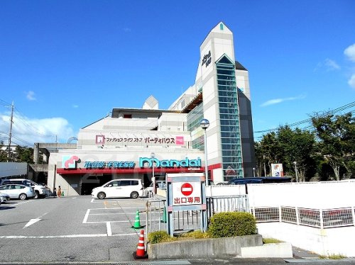 【スーパー】万代　神戸星和台店まで565ｍ