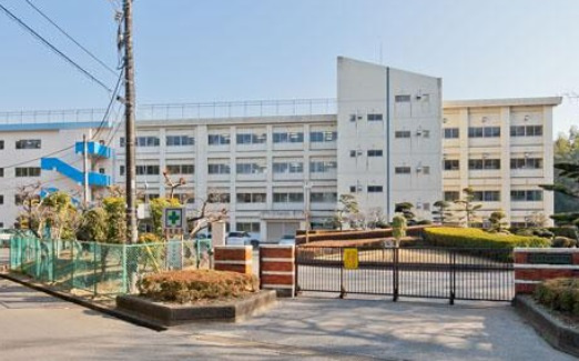 【中学校】我孫子市立湖北中学校まで684ｍ