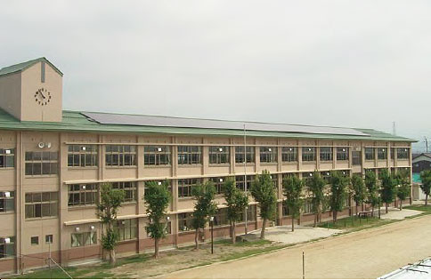 【中学校】豊郷町立豊日中学校まで800ｍ