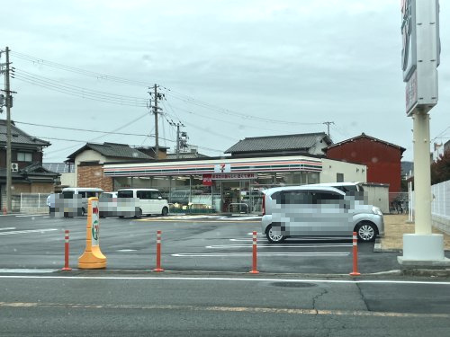 【コンビニエンスストア】セブンイレブン姫路城東町竹之門店まで381ｍ