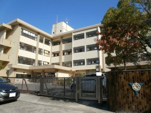 【小学校】守山市立吉身小学校まで484ｍ