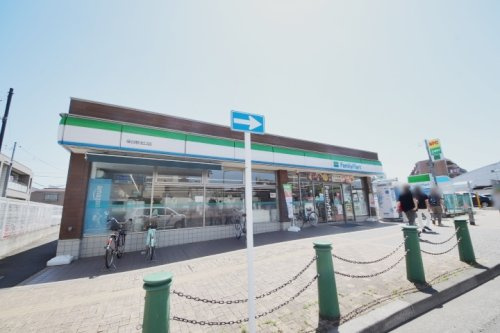【コンビニエンスストア】ファミリーマート保谷駅北口店まで512ｍ