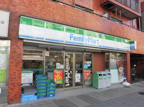 【コンビニエンスストア】ファミリーマート勝どき駅前店まで610ｍ