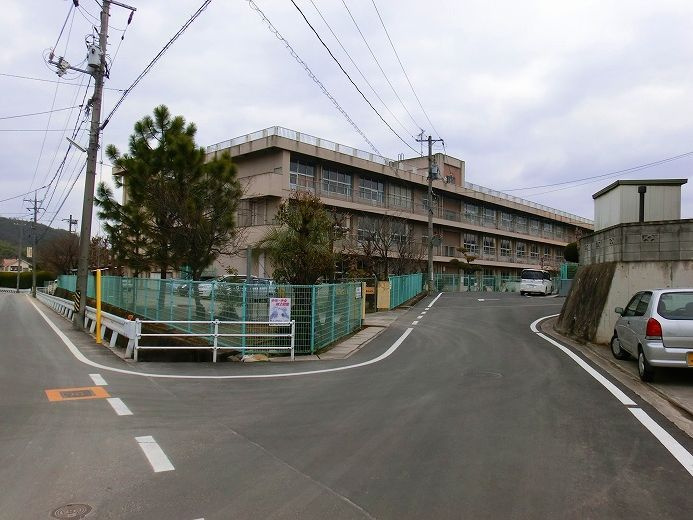 【小学校】福山市立坪生小学校まで348ｍ
