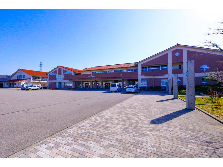【小学校】条南小学校まで585ｍ