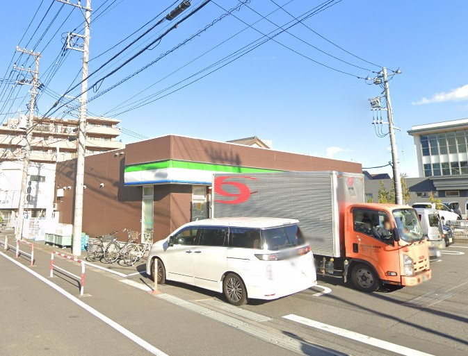 【コンビニエンスストア】ファミリーマート　市川インター店まで321ｍ