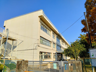 【小学校】東久留米市立第二小学校まで678ｍ