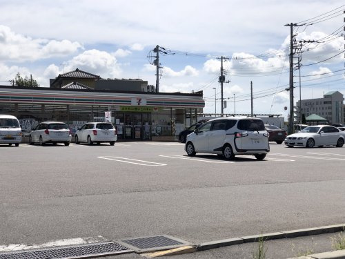 【コンビニエンスストア】セブン-イレブン牛久田宮町店まで766ｍ