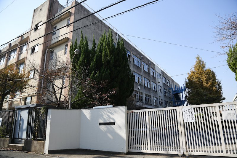 【中学校】東大阪市立枚岡中学校まで438ｍ