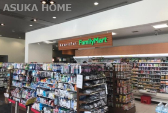 【コンビニエンスストア】ファミリーマート横浜市立みなと赤十字病院店まで149ｍ