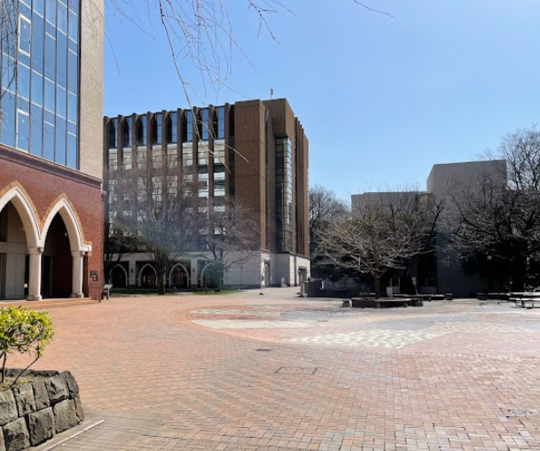【大学】私立学習院大学まで1113ｍ