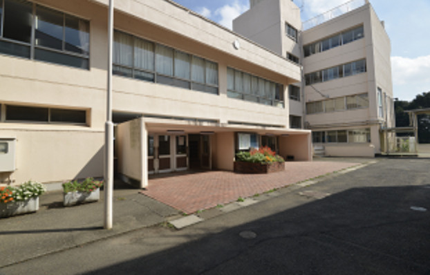 【中学校】日高市立高萩中学校まで778ｍ
