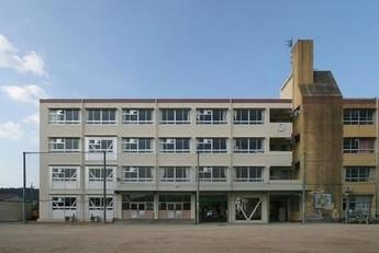 【小学校】川西市立　清和台小学校まで510ｍ