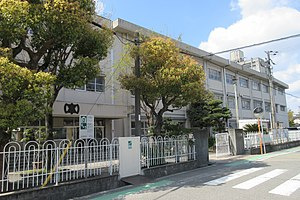 【中学校】西宮市立上甲子園中学校まで559ｍ
