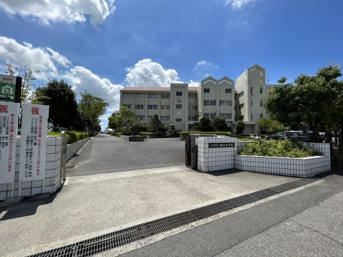 【中学校】刈谷市立朝日中学校まで864ｍ