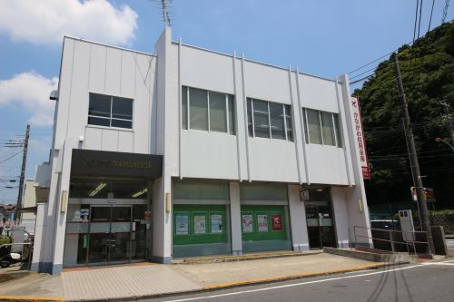 【信用金庫】かながわ信用金庫粟田支店まで377ｍ
