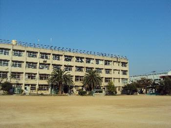 【小学校】加納小学校まで865ｍ