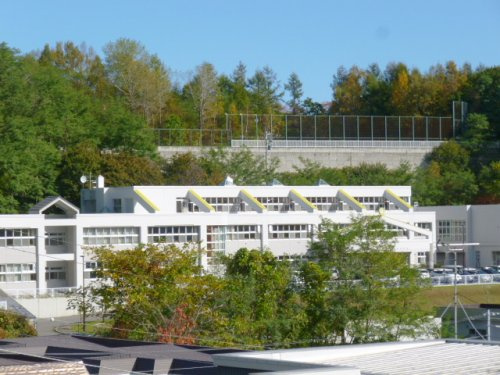 【中学校】北陵中学校まで433ｍ