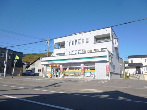 【コンビニエンスストア】ファミリーマート　赤岩店まで673ｍ