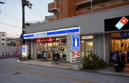 【コンビニエンスストア】ローソン　港区三先一丁目店まで580ｍ
