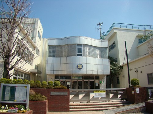 【小学校】杉並区立沓掛小学校まで210ｍ
