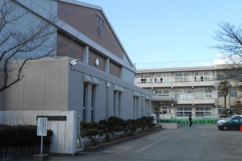【小学校】岡山市立伊島小学校まで1800ｍ